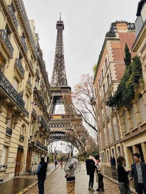 Au Pied De La Tour Eiffel Leilighet Paris Eksteriør bilde